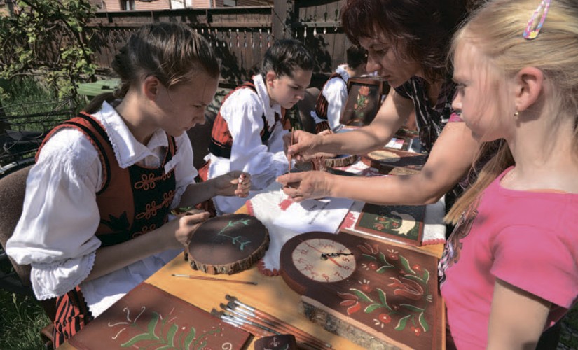 Udvarhelyszéki Népművészek Egyesülete – Slide-1