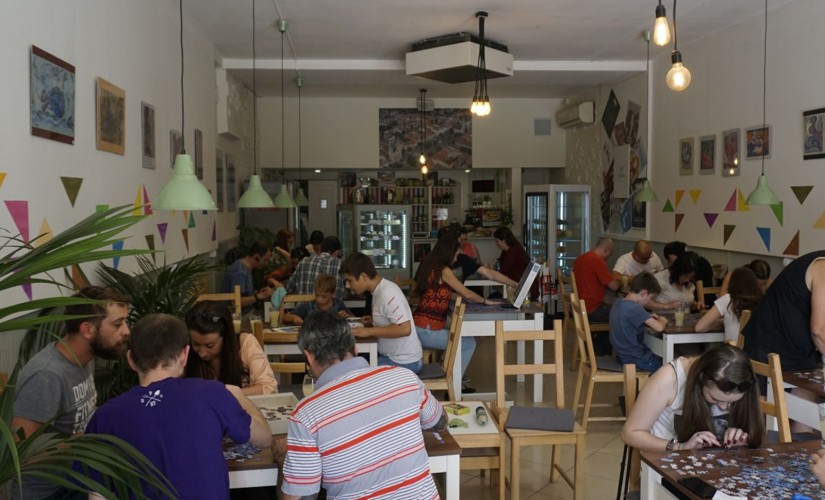 Harmónia Cukrászat és Kávézó – Slide-1