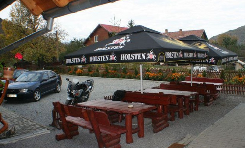 Pensiunea si Restaurant Medvehaz – Slide-2