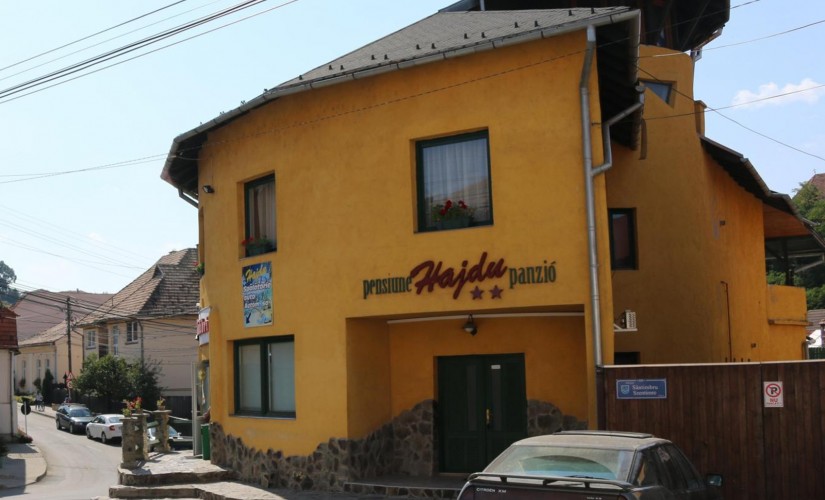 Hajdú panzió – Slide-1