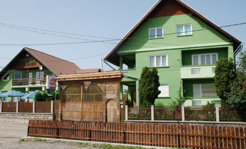 Hargita panzió és étterem – Slide-2