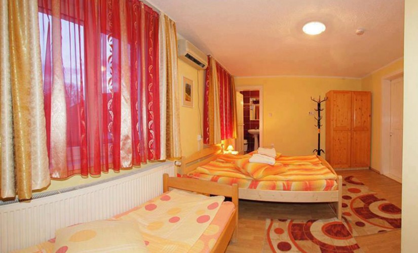 Hotel, Hostel Tranzit – Slide-3
